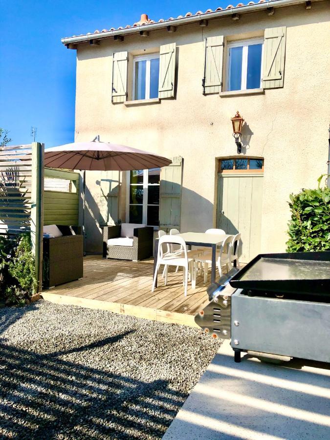 Maison Hirondelles Gites Mezieres-sur-Issoire 외부 사진