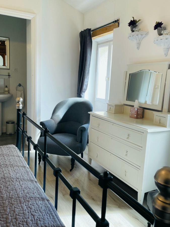 Maison Hirondelles Gites Mezieres-sur-Issoire 외부 사진