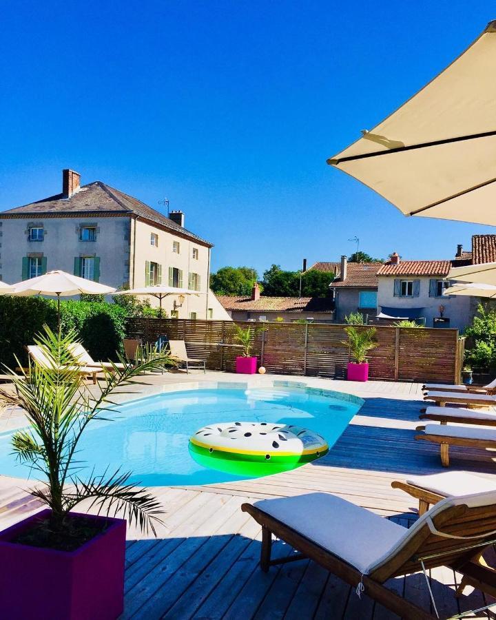 Maison Hirondelles Gites Mezieres-sur-Issoire 외부 사진