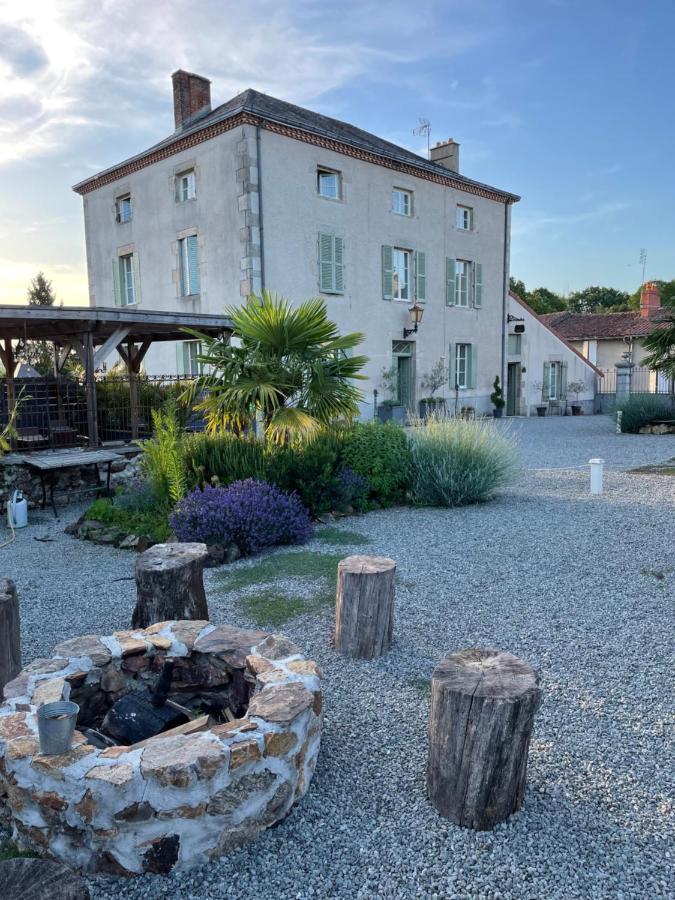 Maison Hirondelles Gites Mezieres-sur-Issoire 외부 사진